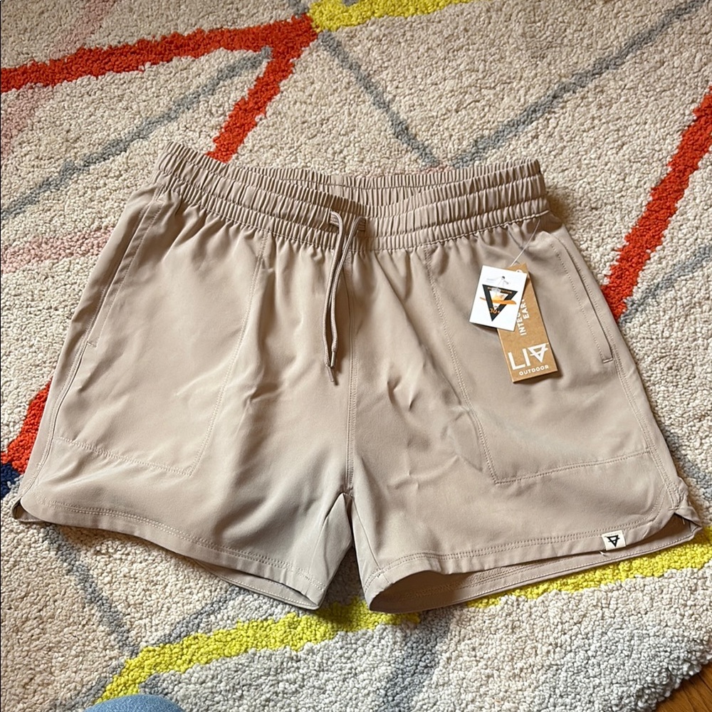 LIV Life Integrity Earth Outdoor athletic shorts Olympia Taupe small
